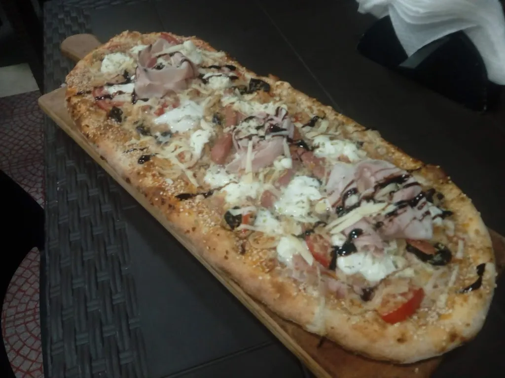 Pizzeria Misilmeri - Niagara Falls da Totuccio - Pizzeria con forno a legna - Pizzeria da Asporto_Misilmeri_slider_image_3