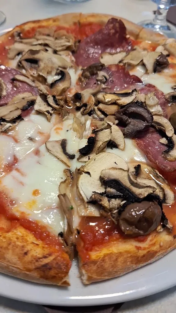 neil soriano_Valentino_Motta Sant'Anastasia_review