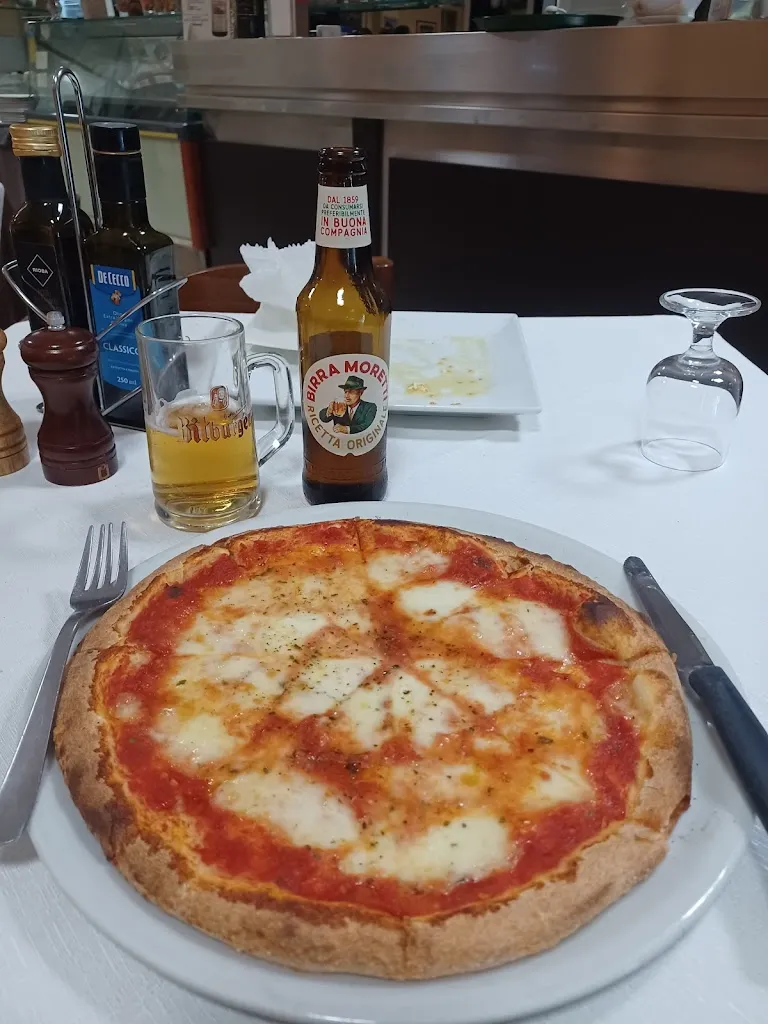 Jerry Bailey_Valentino_Motta Sant'Anastasia_review