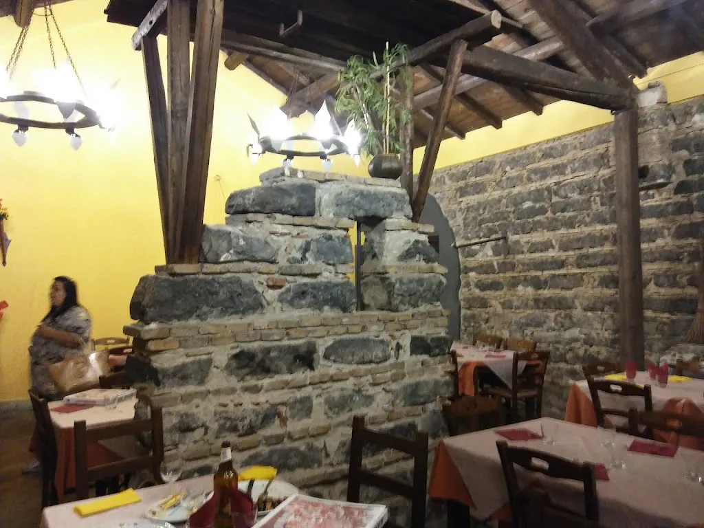 Casale Terre Nere_Motta Sant'Anastasia_slider_image_1