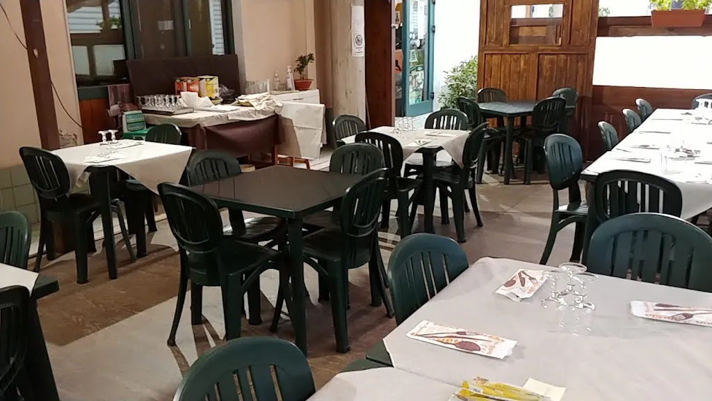 Luca Sberna_Amici Miei_Mussomeli_review