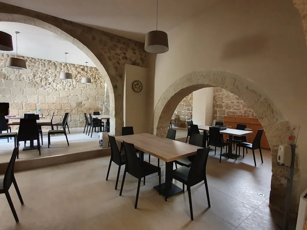 Ristorante 5 Archi restaurant in Mussomeli