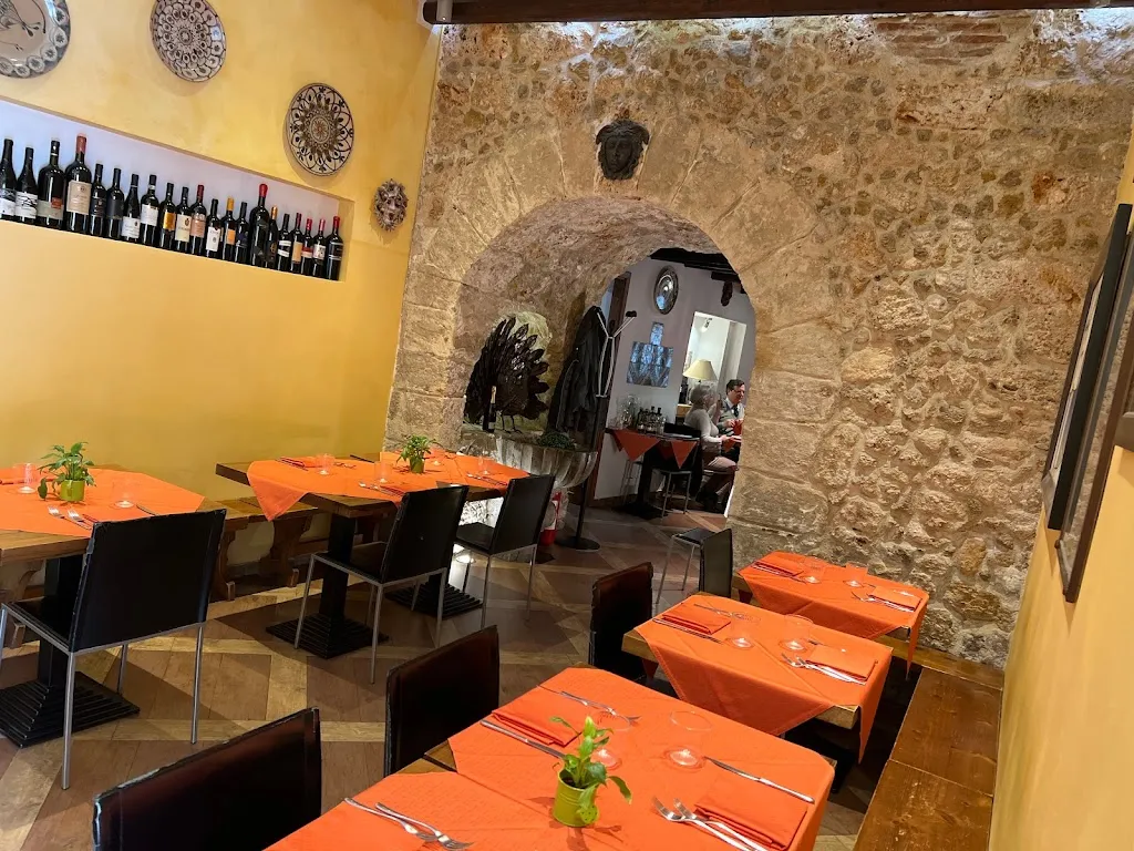 Taverna del Pavone restaurant in Monreale