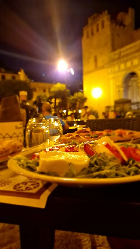 Konstantinos Barlas_Pizzeria Guglielmo di Milazzo Girolamo C. Sas_Monreale_review