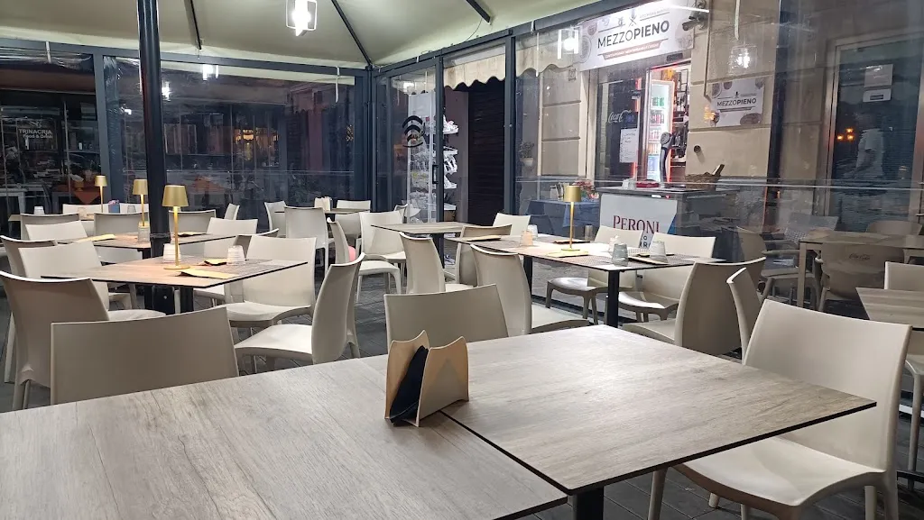 MEZZO PIENO restaurant in Monreale
