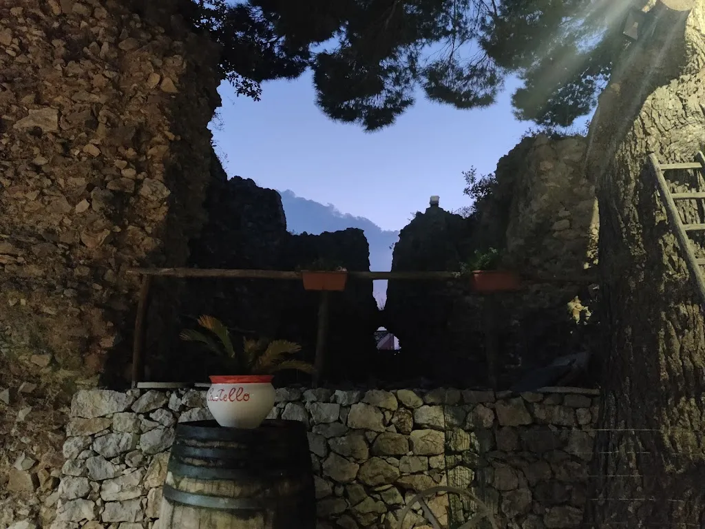 Angelo Russo_Ruderi del Castello di Novara di Sicilia_Novara di Sicilia_review