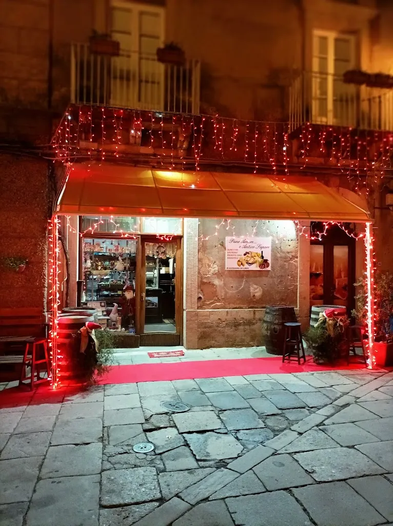 Salumeria - Prodotti Tipici - Alimentari - " Pane Amore e...Antico Sapore" di Alessandra DA CAMPO restaurant in Novara di Sicilia