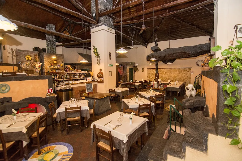 Antico Orto dei Limoni restaurant in Nicolosi