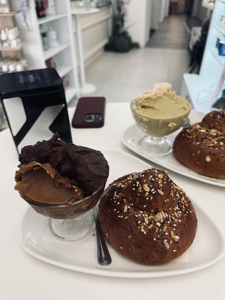 Emre Can Ökten_MARIALUISA PASTICCERIA_Nicolosi_review