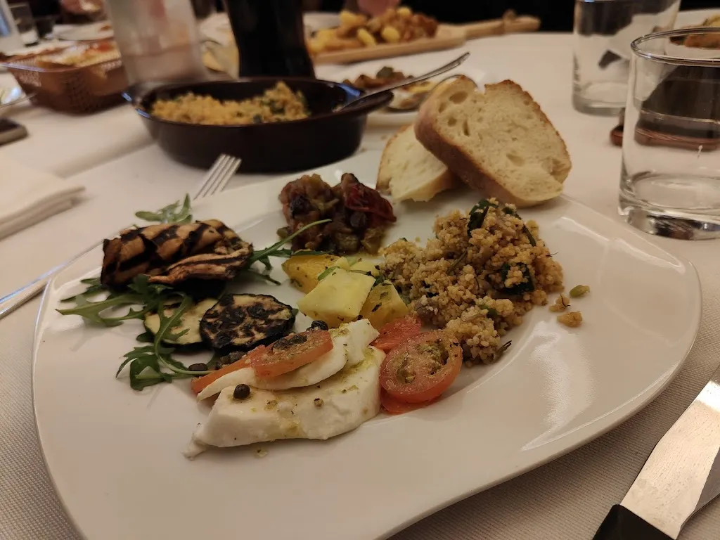 eddy lo re_I Cumpari bistrot pizza e pizzoli_Nicolosi_review