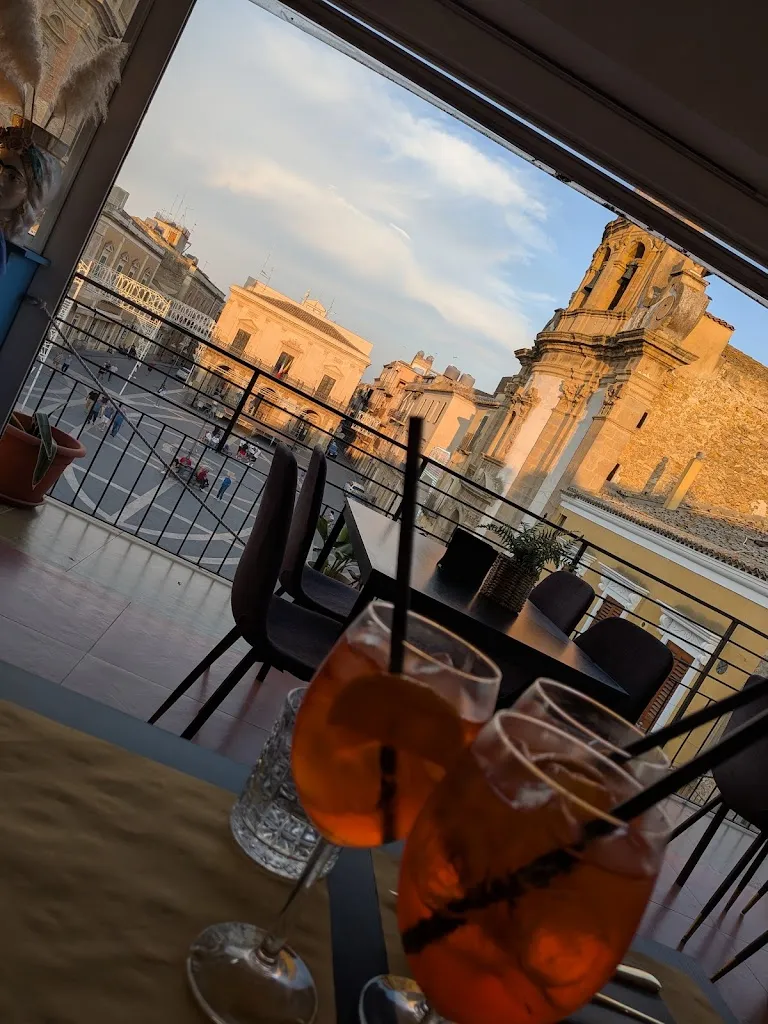 Lorenzo Rebuscini_Frida Rooftop Bar_Niscemi_review