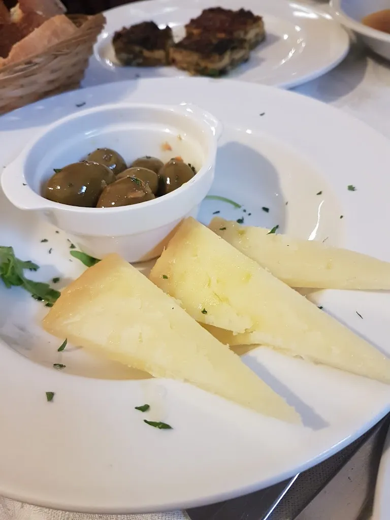 sebastiano leo_Ristorante Castello di Rampinzeri_Nuova Gibellina_review