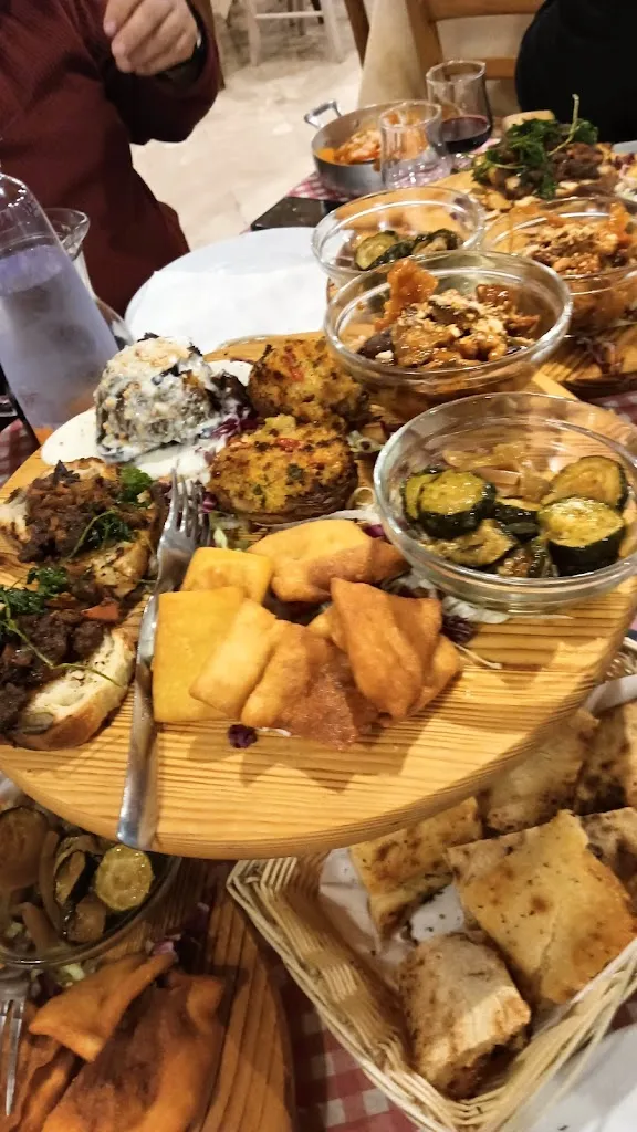 Miky Marki_DONNA MARIA_Paceco_review