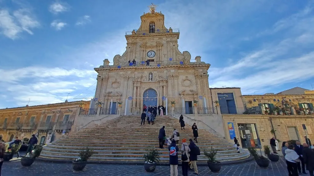 Bernard J Schranz_Sapuritu_Palazzolo Acreide_review