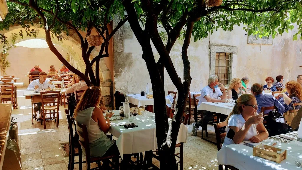 L' Assiette Baroque_Noto_slider_image_1