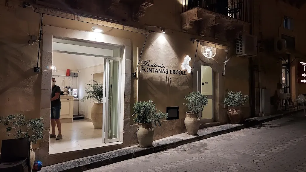 Trattoria ''Fontana d'Ercole'' restaurant in Noto