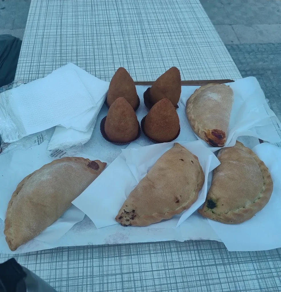 Valentina Nastasi_La piazzetta delle bontà_Noto_review