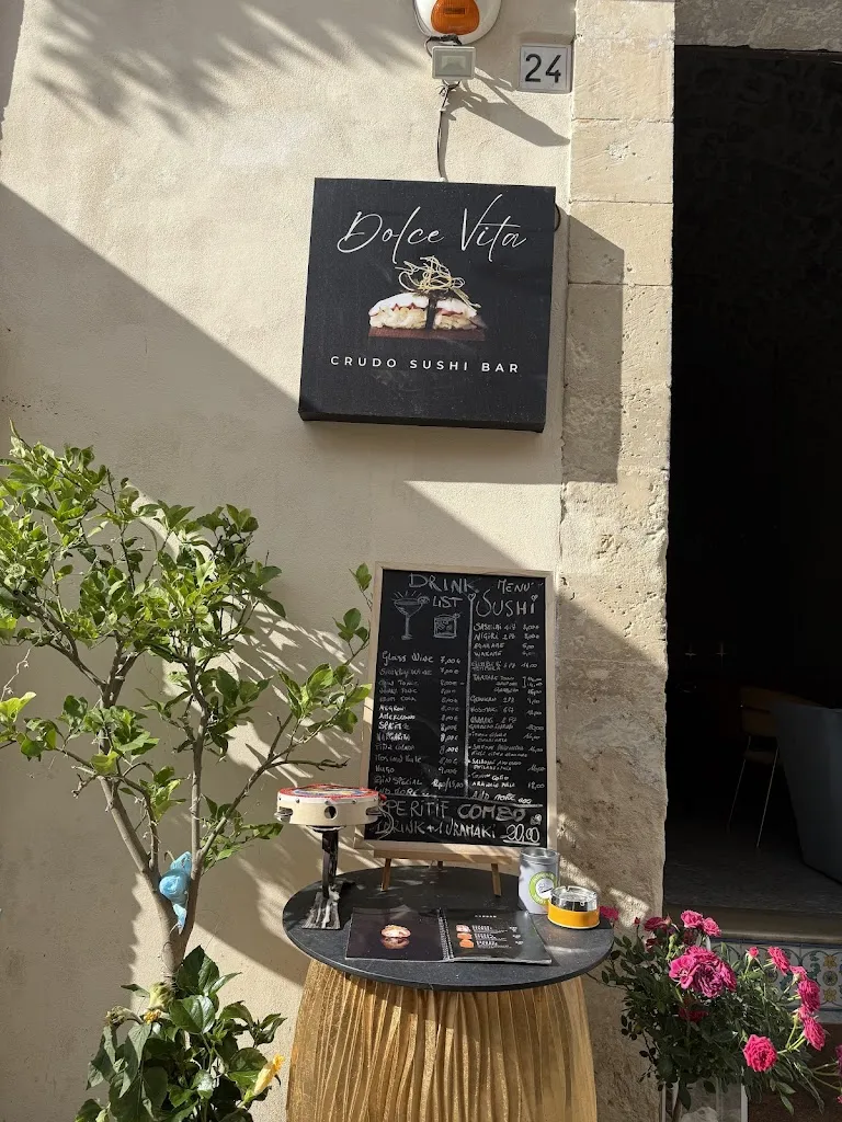 Dona Toh_Dolce Vita - Crudo Sushi Bar_Noto_review