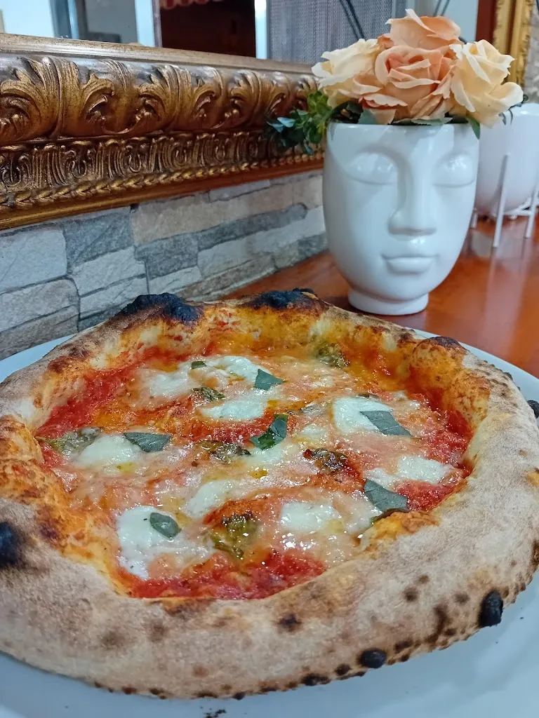 Lievito Madre Vitello - pizzeria & panineria_Palma di Montechiaro_slider_image_3