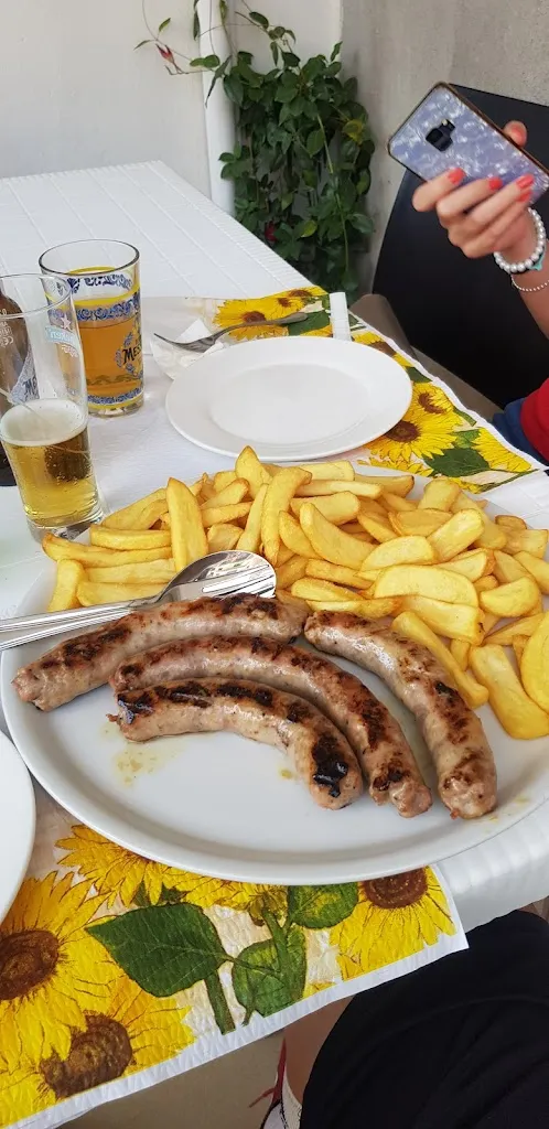 Marteen Perrone_Sosta & Gusta: Bar, Trattoria e Pizzeria di Laura & Sergio_Pasteria-Lapide_review