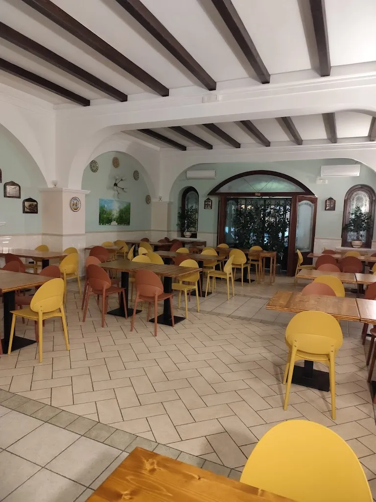 Romolo Pagano_Le Arcate_Leporano_review