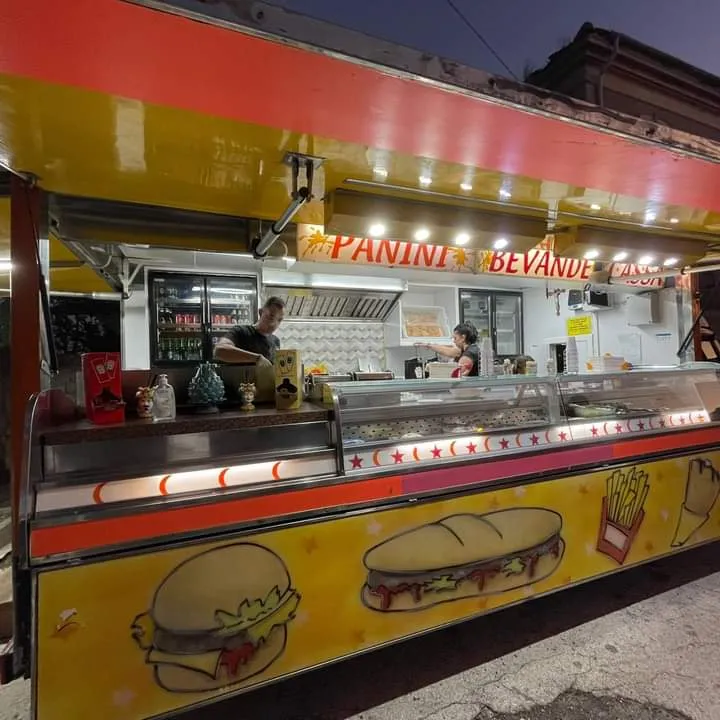 Hamburger Night 2 restaurant in Pachino