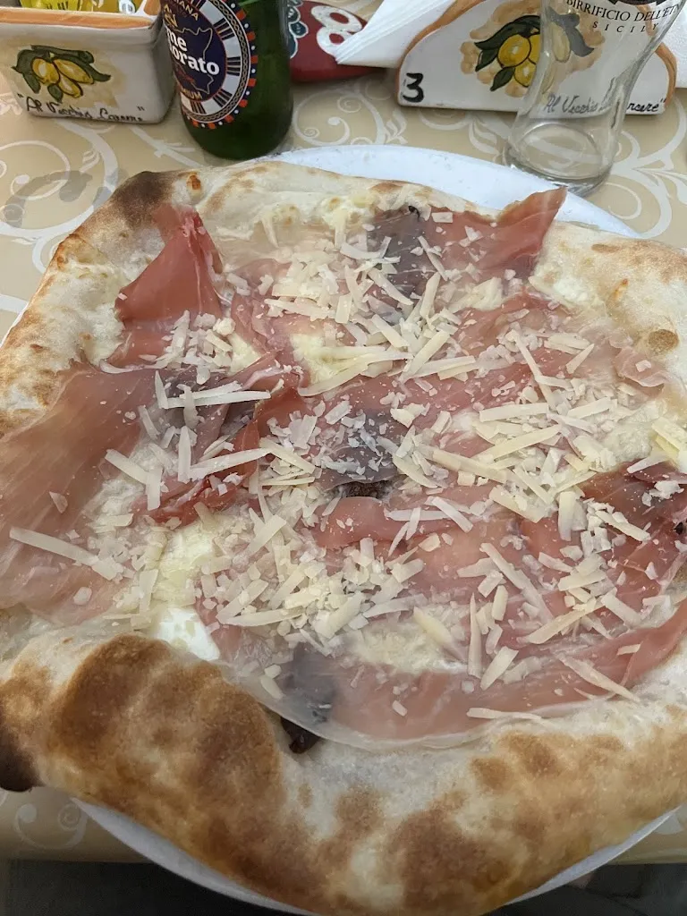 Pizzeria Al Vecchio Carcere_Patti_slider_image_3