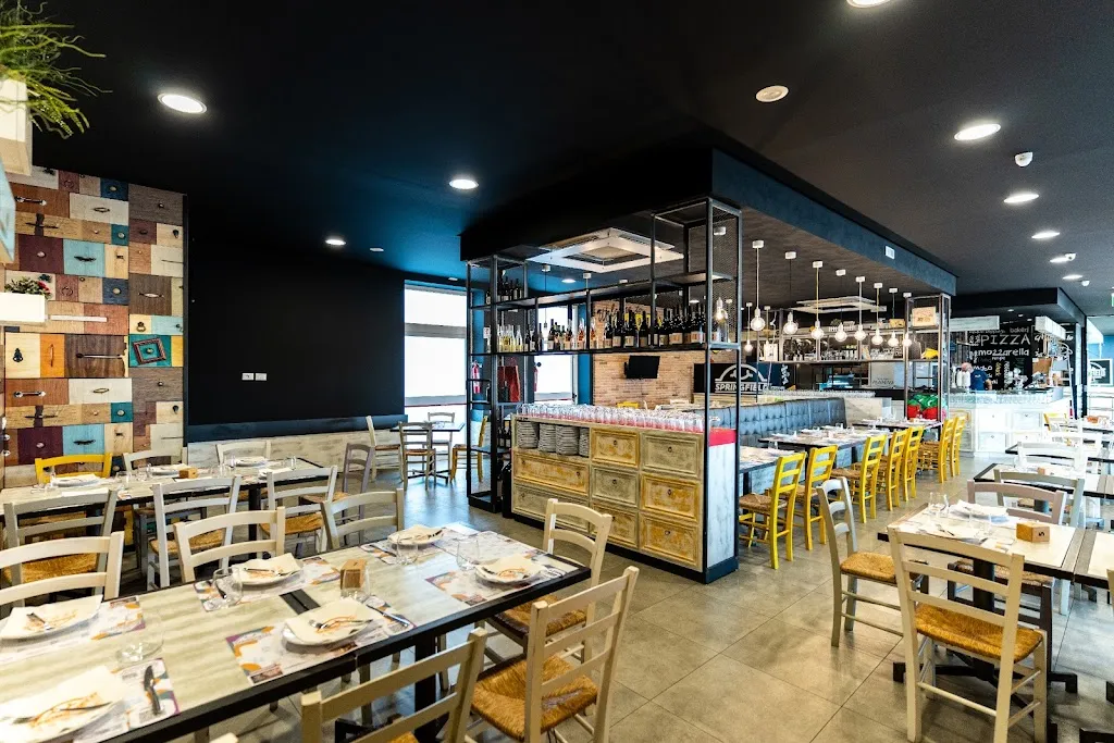 Springfield2015 Ristofamily restaurant in Leporano