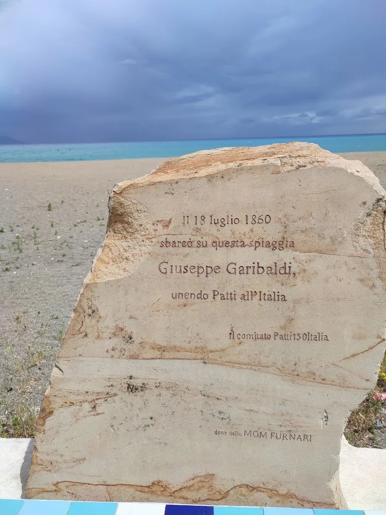 Aridas Pabedinskas_Spiaggia Patti Marina_Patti_review