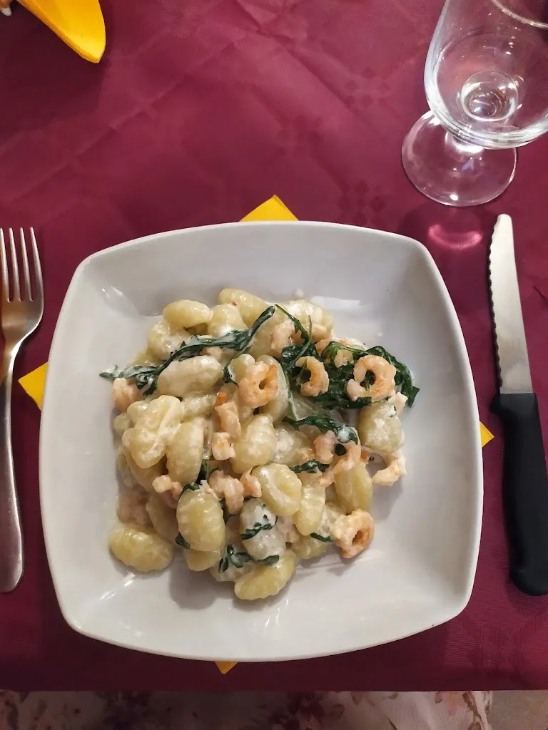 Aušra Pabedinskaitė_L' Angolo Nascosto Bar Trattoria Pizzeria Pub_Patti_review