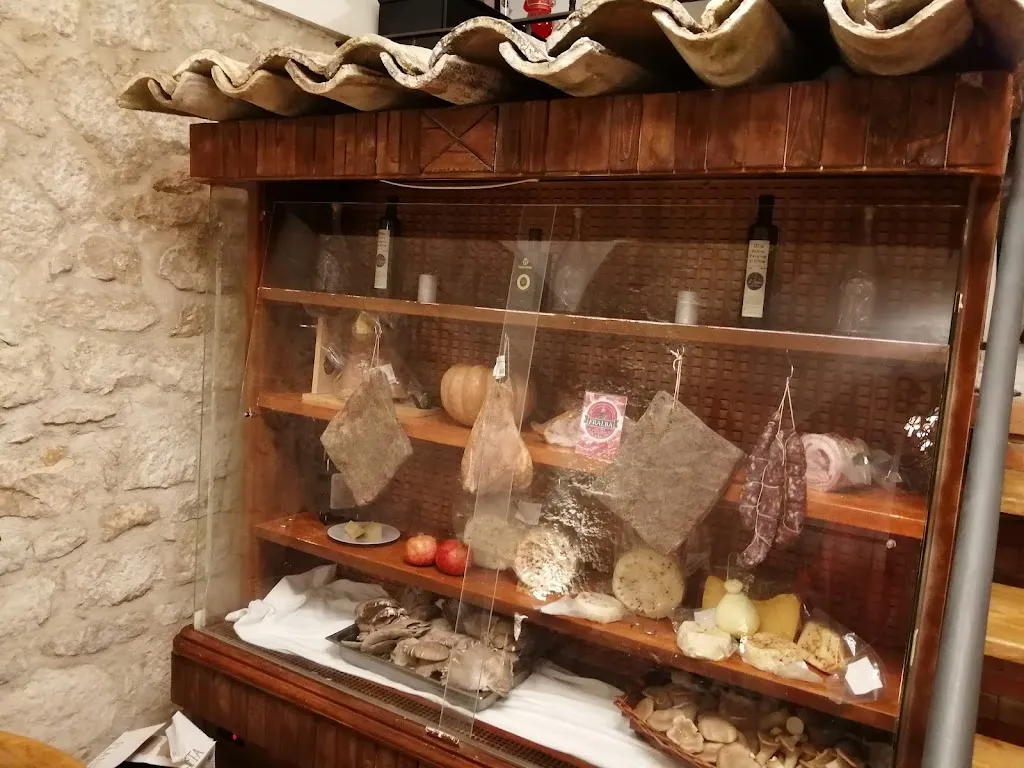 𝘼' 𝙎𝙪𝙥𝙧𝙖𝙣𝙖 𝓥𝓲𝓷𝓸𝓼𝓽𝓮𝓻𝓲𝓪 | 𝓟𝓲𝔃𝔃𝓮𝓻𝓲𝓪_Petralia Soprana_slider_image_1