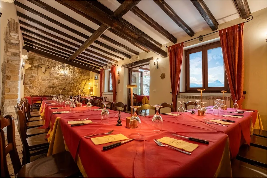 Il Castello Ristorante - Pizzeria - Albergo restaurant in Petralia Sottana