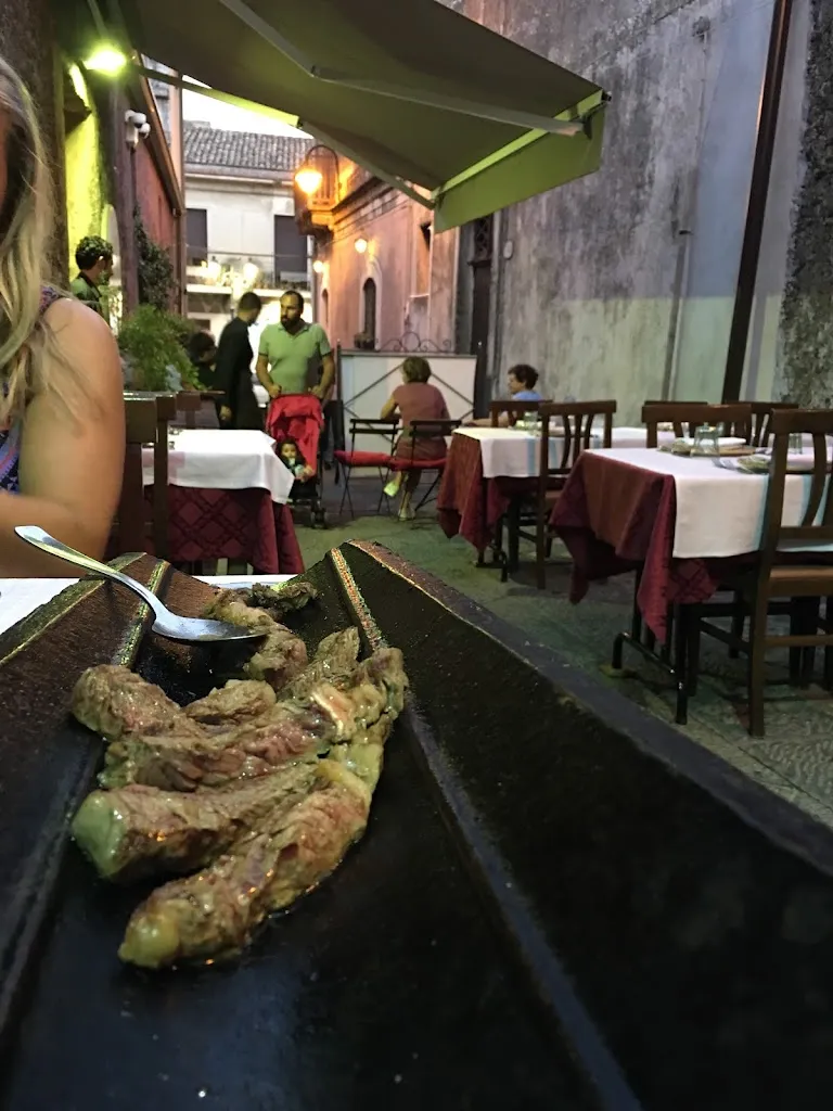 Jason Thelen_La Tana Del Lupo_Pedara_review