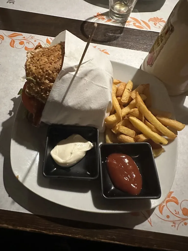 Carmelo_Big Ben Pub_Pedara_review