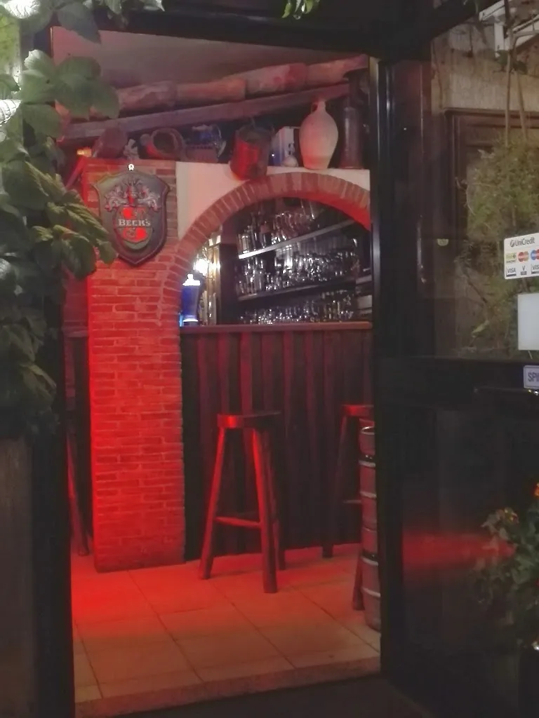 Big Ben Pub restaurant in Pedara