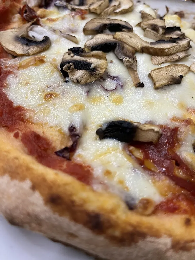 Johanna Varjonen_ARA dell'ETNA Pizza e Food_Pedara_review