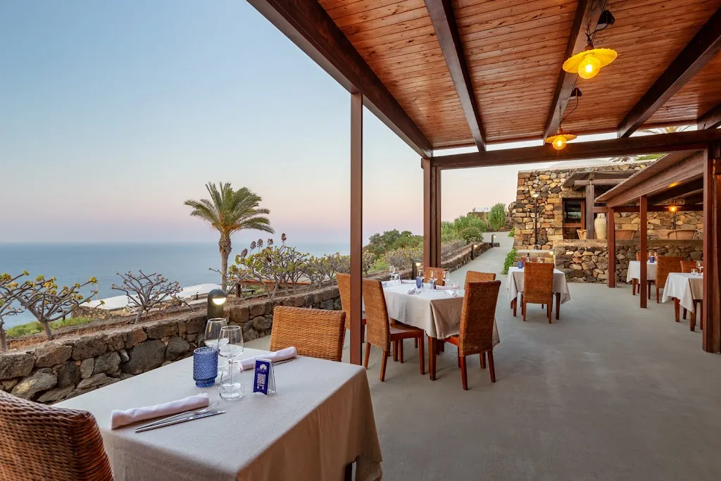 Ristorante Acquamore_Pantelleria_slider_image_1