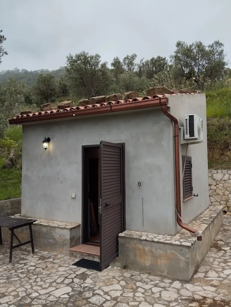 Emmanuel Levrais_il giglio_Pettineo_review