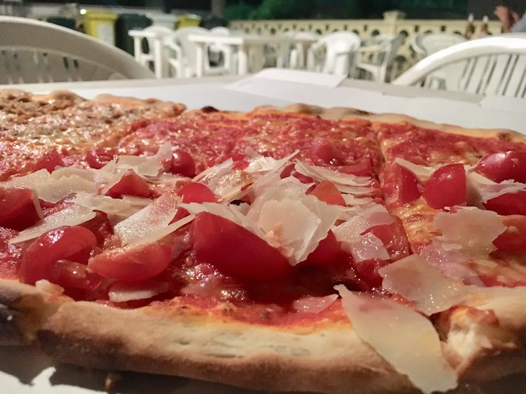 Pizzeria Masa Di Leo Maria restaurant in Lizzanello