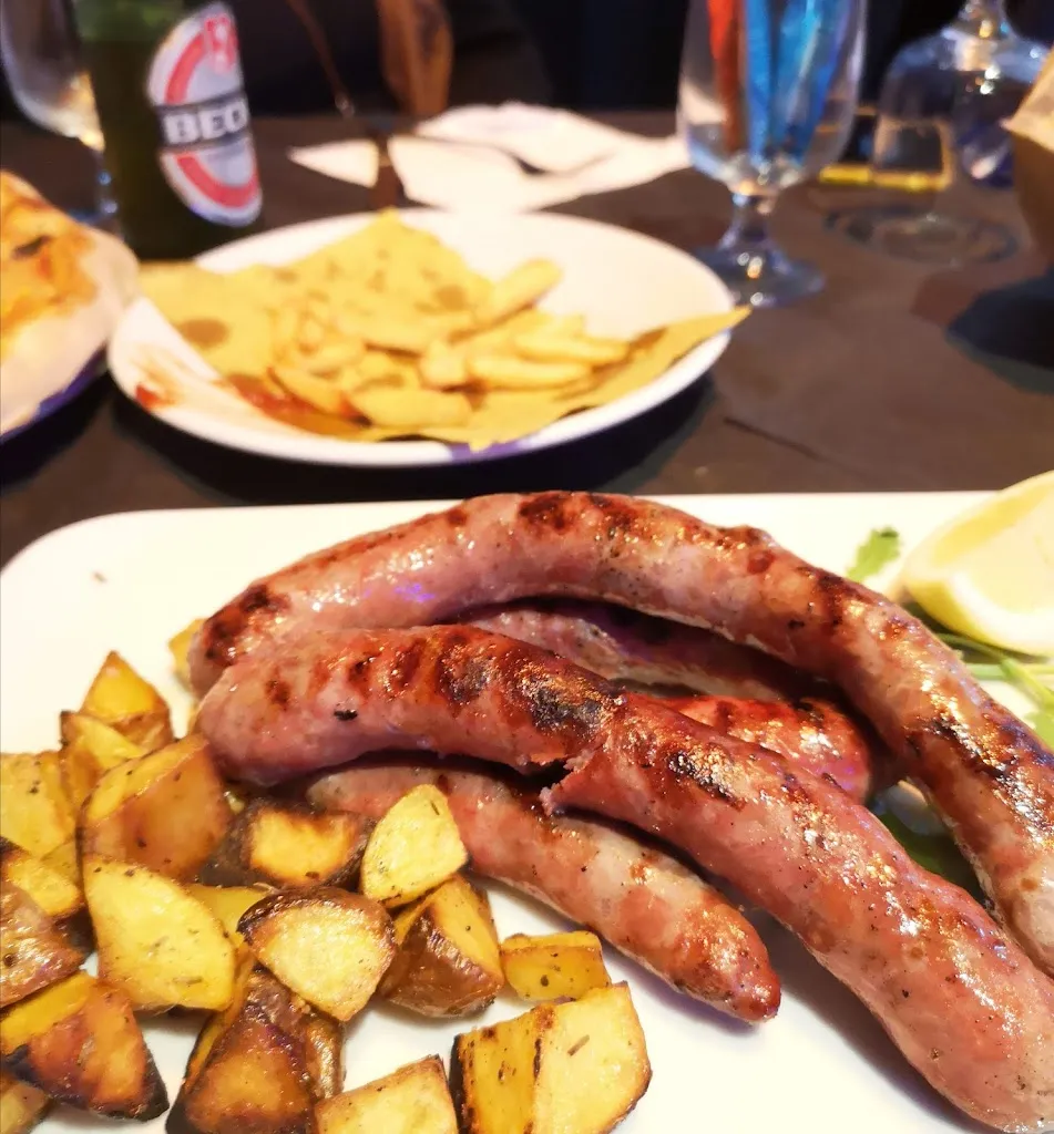 IlexDisco & Restaurant_Lizzanello_slider_image_2