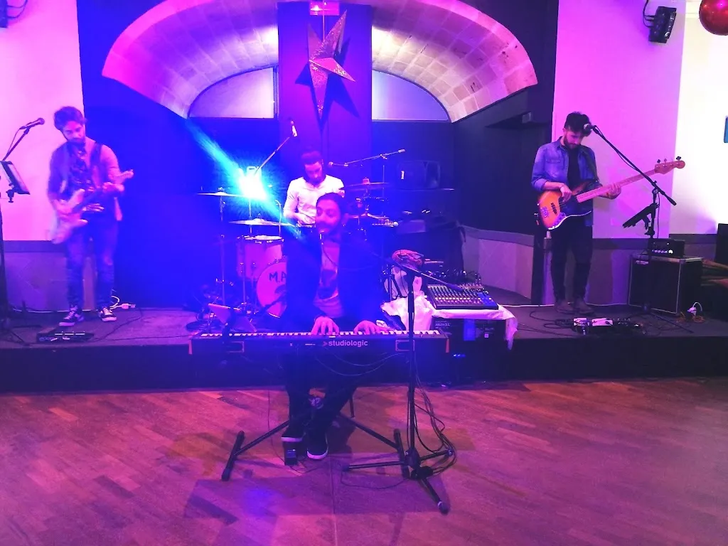 IlexDisco & Restaurant_Lizzanello_slider_image_3