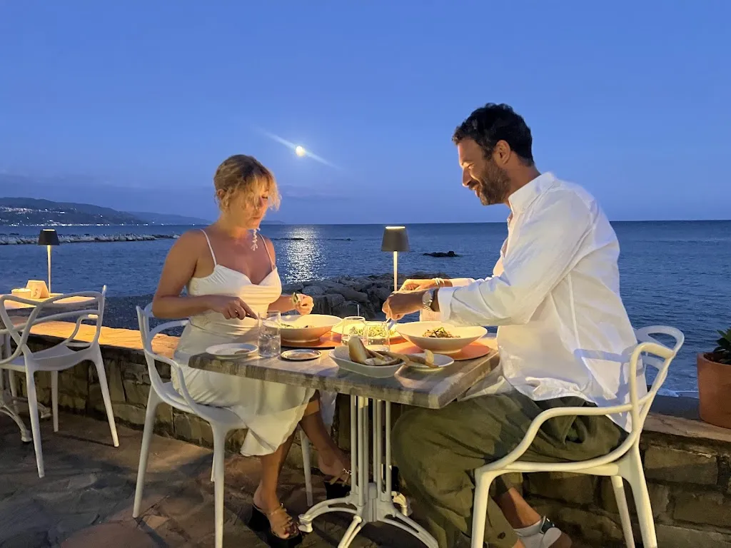 Bedroom Music_Porto del Fico_Pioppo_review