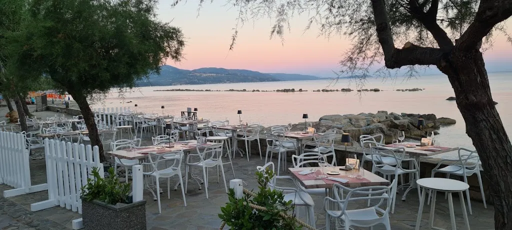 Porto del Fico restaurant in Pioppo