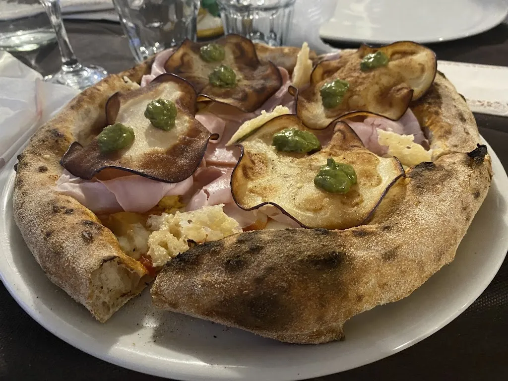 Pietra In Grani Pizzeria_Pietraperzia_slider_image_2