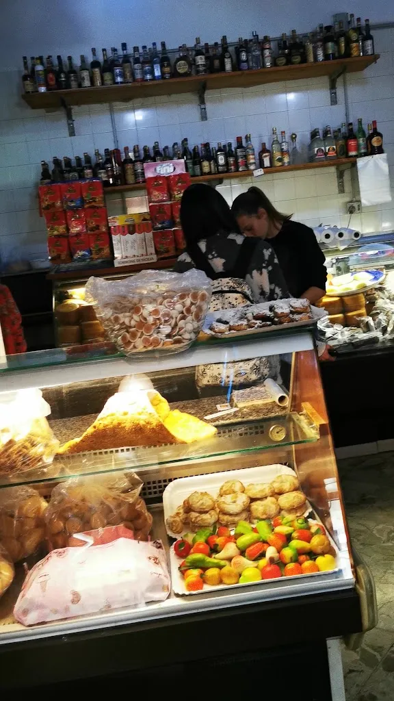 Prodotti tipici ed enoteca_Piana degli Albanesi_slider_image_2