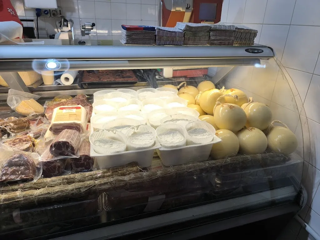 Prodotti tipici ed enoteca_Piana degli Albanesi_slider_image_3