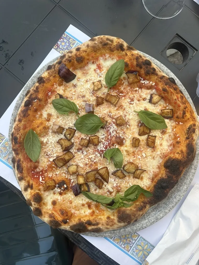 Eden McClure_Arte Bianca_Polizzi Generosa_review