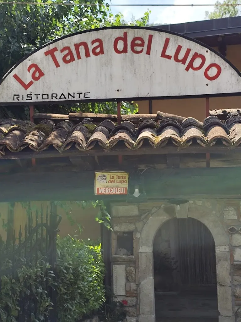 La Tana del Lupo_Castellafiume_slider_image_3