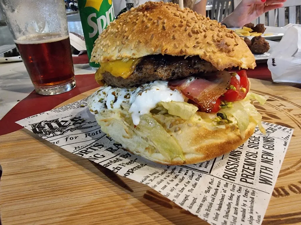 Menu_Chateau Bistrot - Hamburgeria Baguetteria Pizzeria_Lizzano_immagine_2