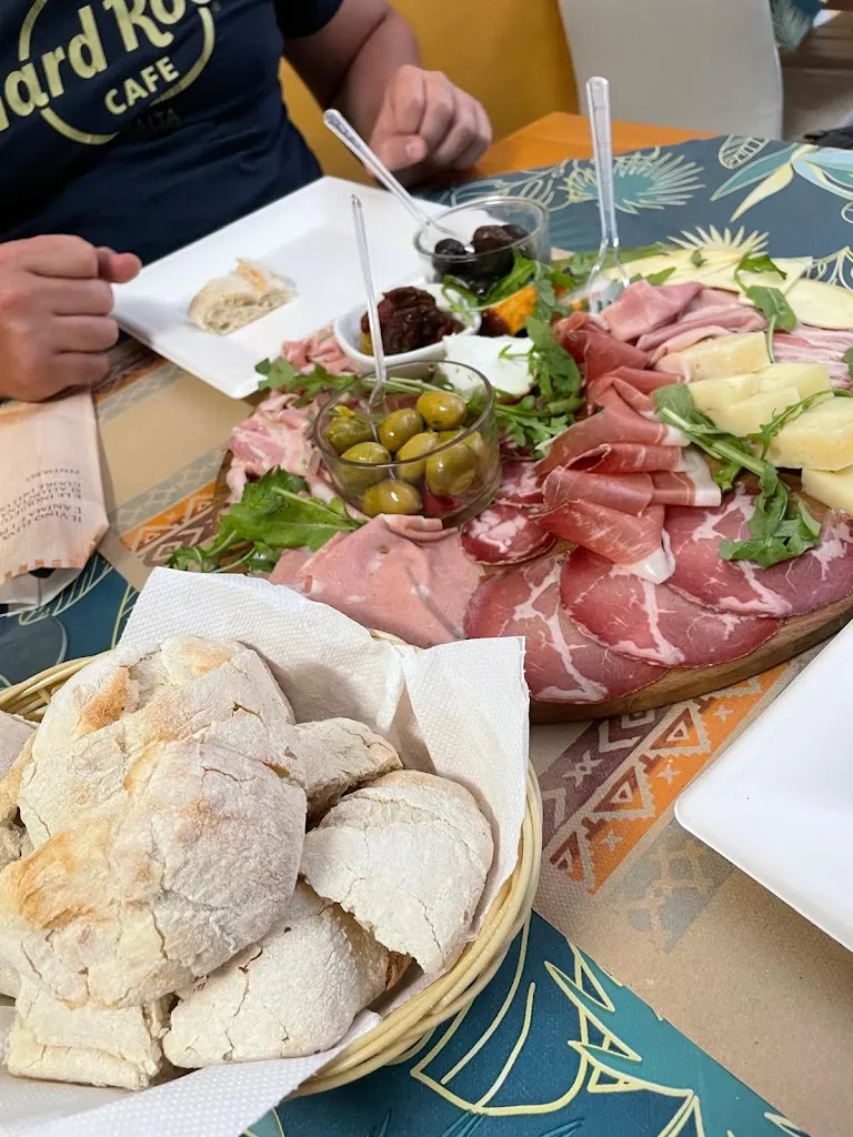 Rosario Andronaco_Sapori di Paese_Raccuja_reseña